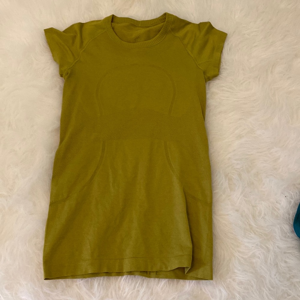 Lululemon top